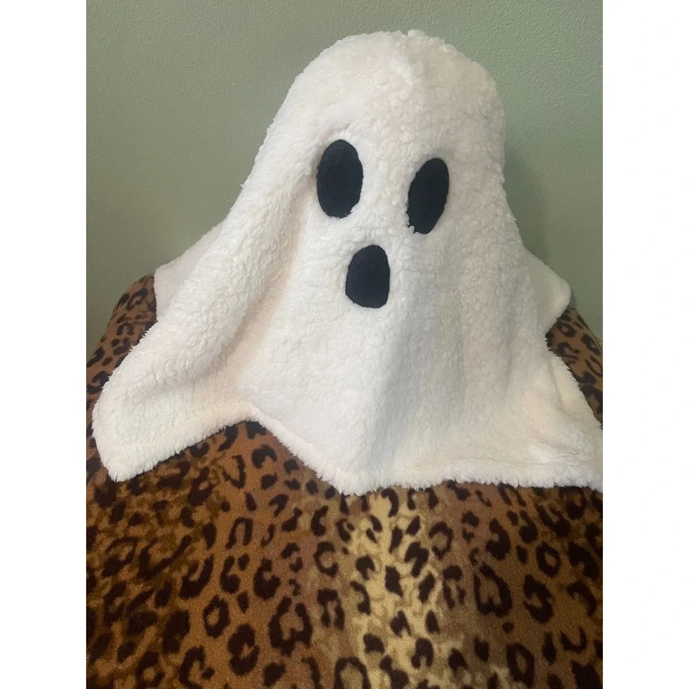 White Sherpa Ghost Plush Halloween Holidays Decor Pillow NEW